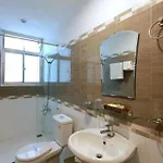 Lucky Star Saigon Hotel