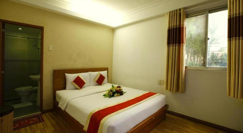 Lucky Star Saigon Hotel