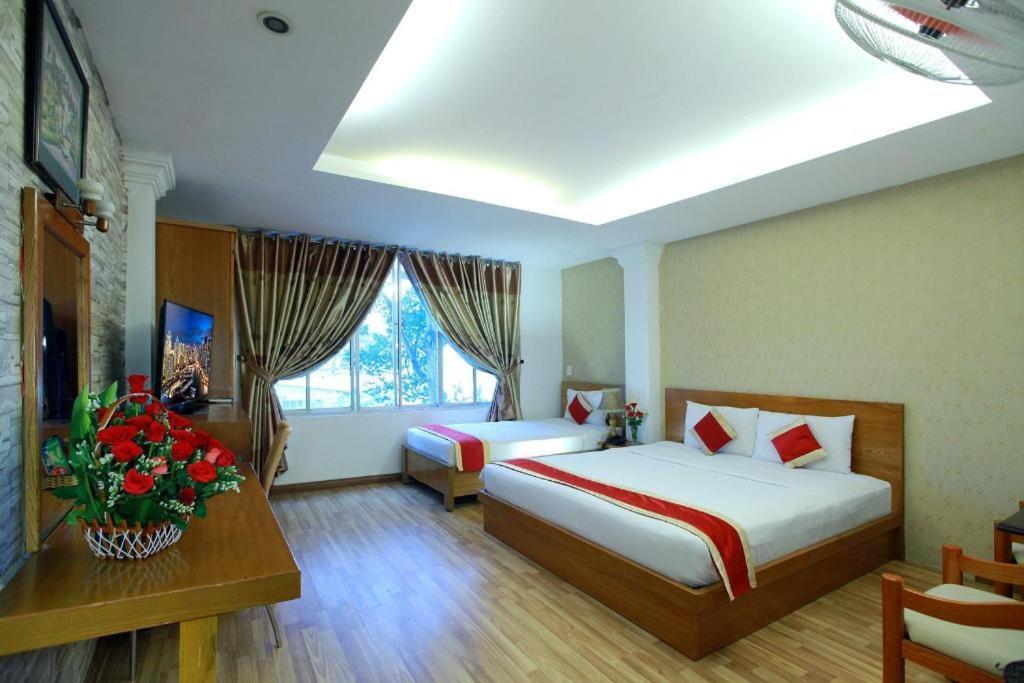 Lucky Star Saigon Hotel 2*