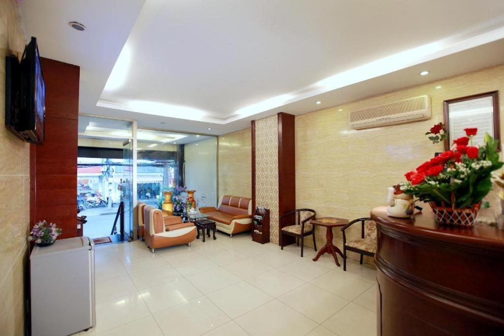 Lucky Star Saigon Hotel 2*