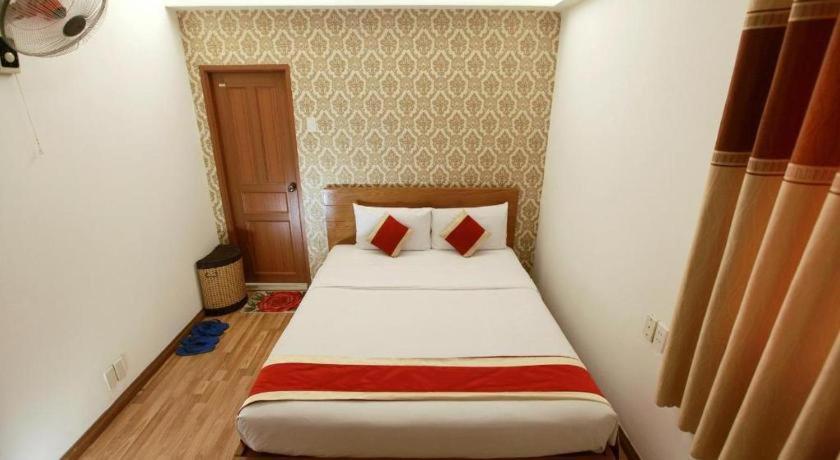 Lucky Star Saigon Hotel