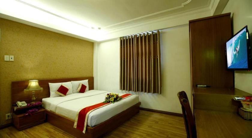 Lucky Star Saigon Hotel