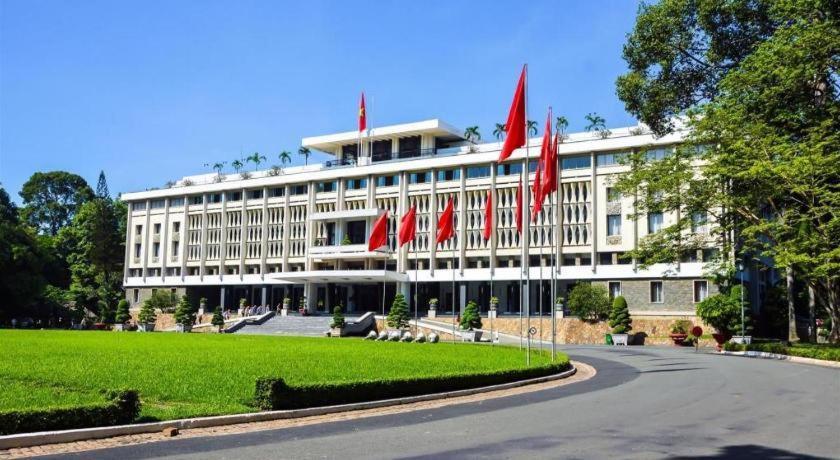 Lucky Star Saigon Hotel